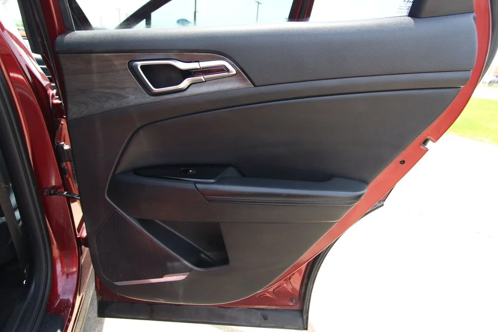 Used 2023 Red Kia X-Pro Prestige image 43