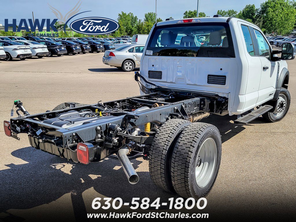 New 2026 Oxford White Ford F-450® XL image 7
