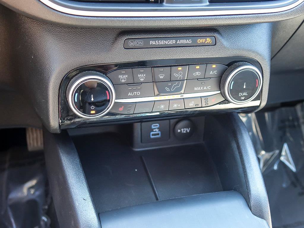 Used 2022 White Metallic Ford SE Hybrid image 25