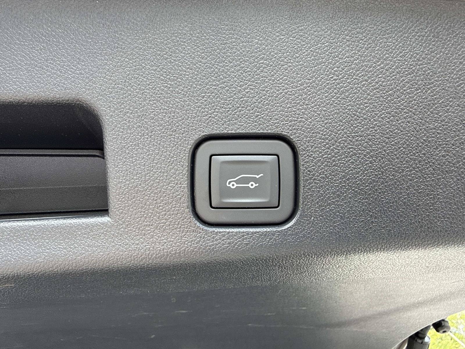 Used 2026 Sandstone Gray Chevrolet Z71 image 32