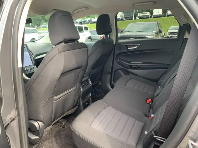 Used 2024 Gray Ford SE image 18
