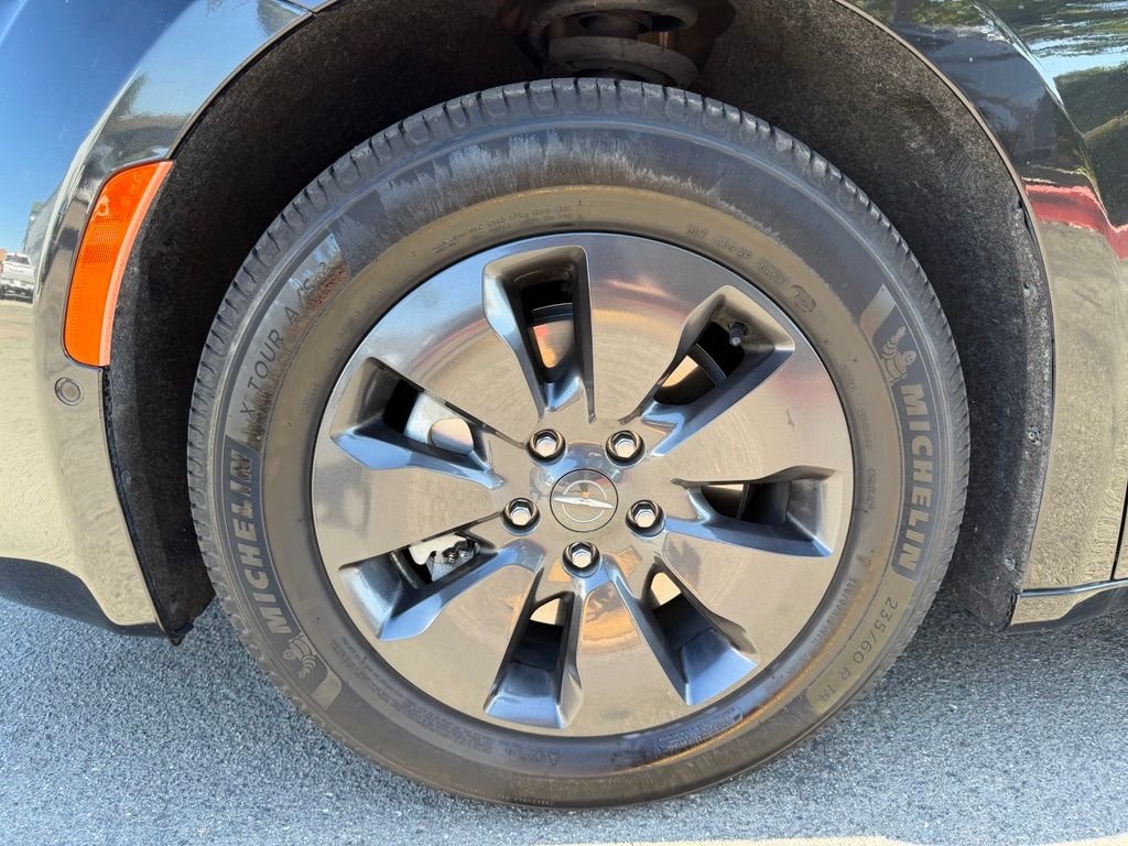 Used 2019 Black Chrysler Limited image 9