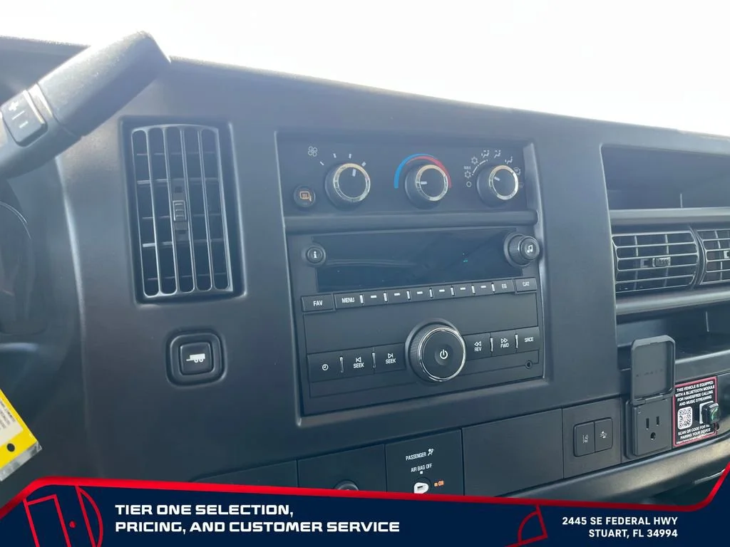 New 2026 Summit White GMC Work Van image 21