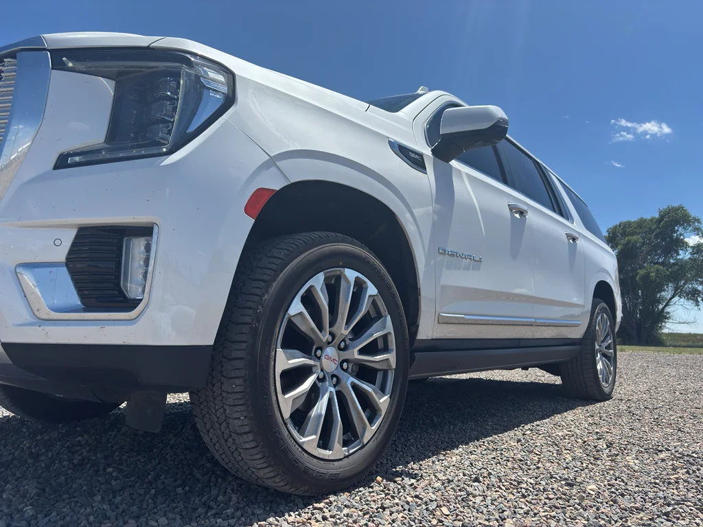 Used 2021 White GMC Denali image 11