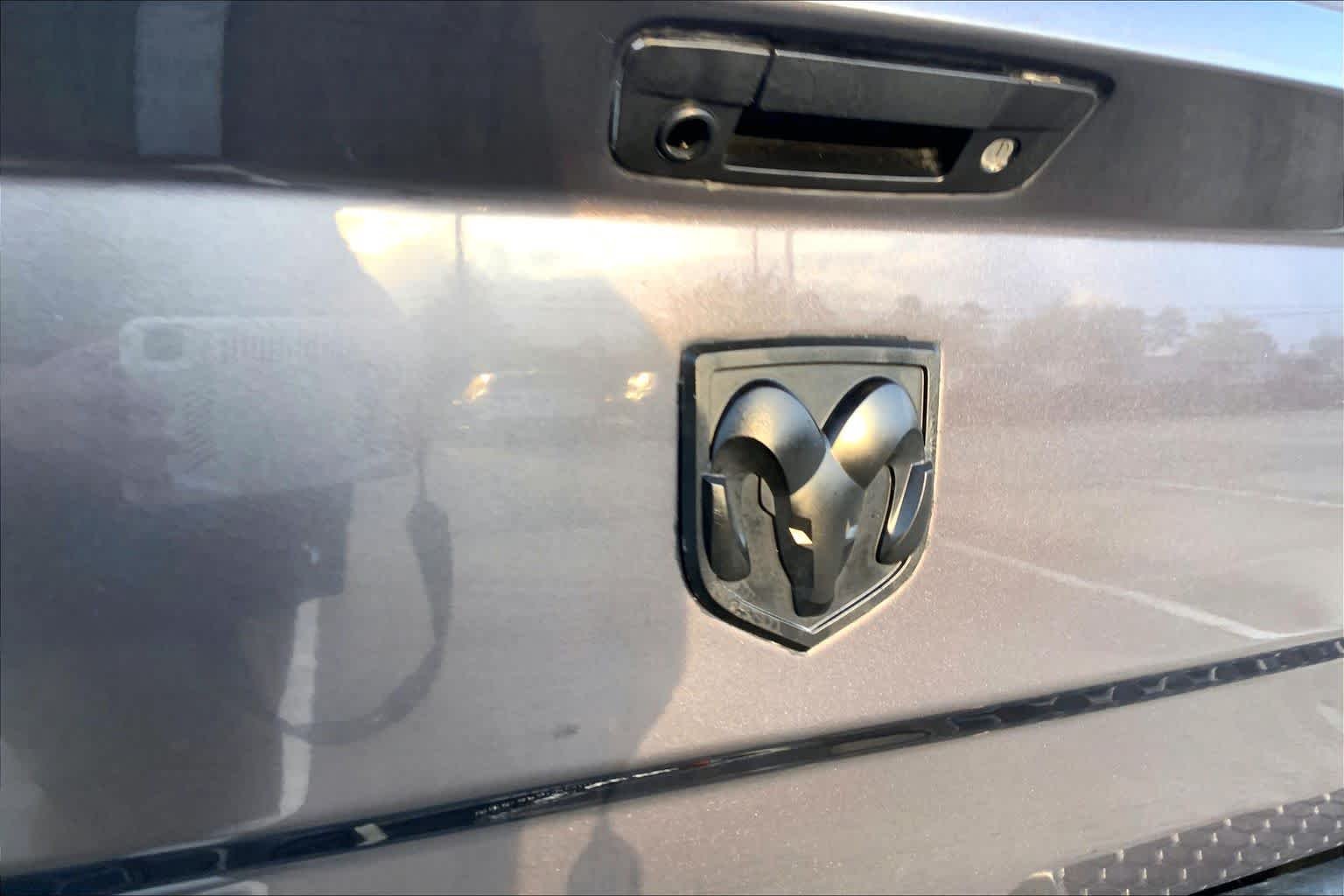 Used 2017 Granite Crystal Metallic Clearcoat Ram Tradesman image 25