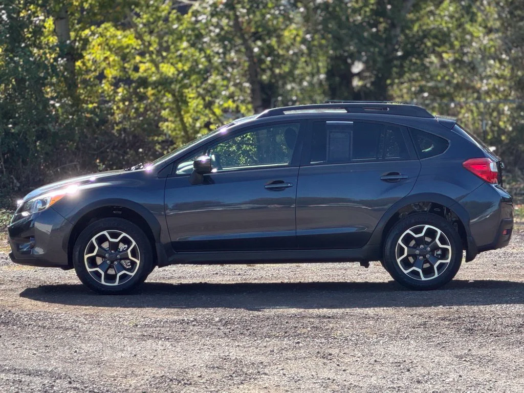 Used 2015 Dark Gray Metallic Subaru 2.0i Premium image 4
