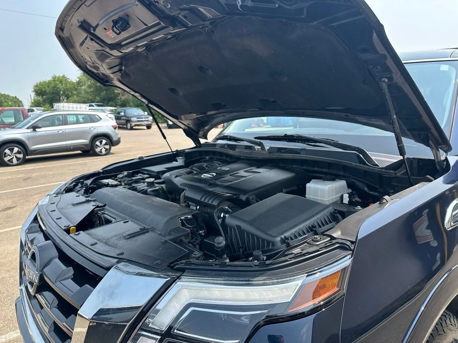 Used 2023 Blue Nissan SL image 48