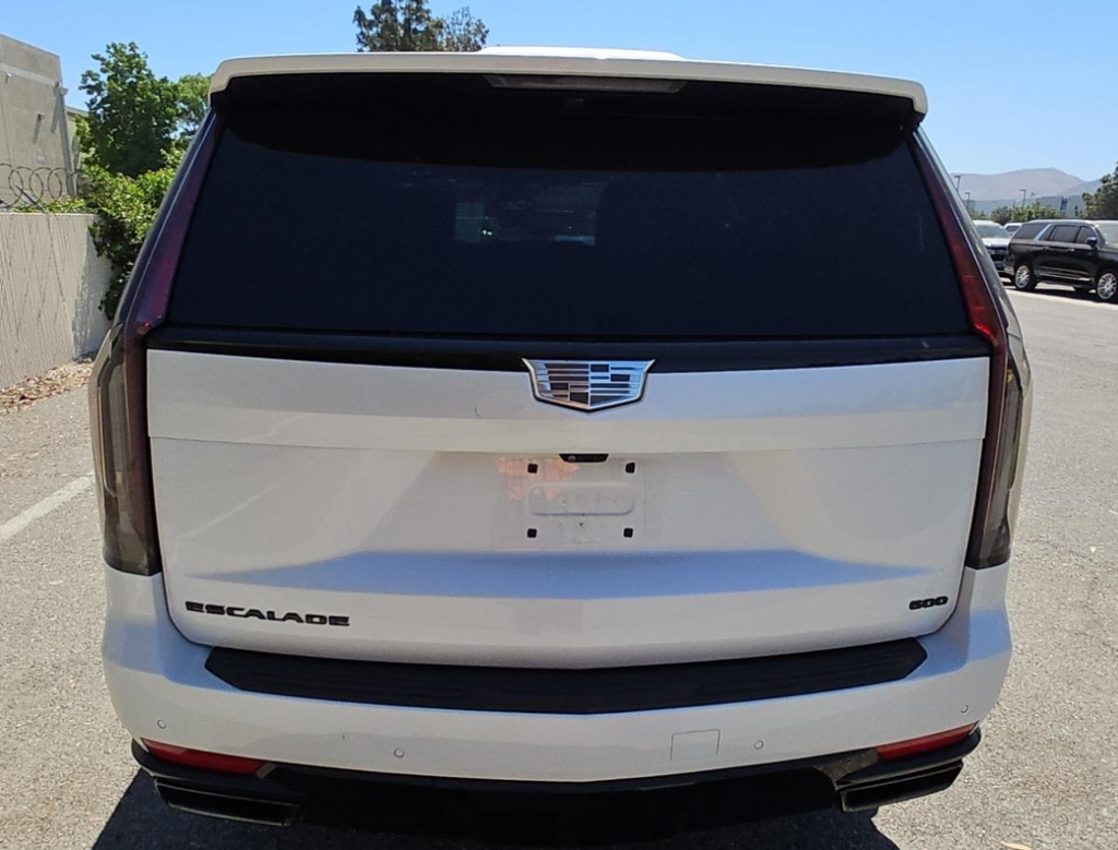 Used 2021 White Cadillac Sport Platinum image 13