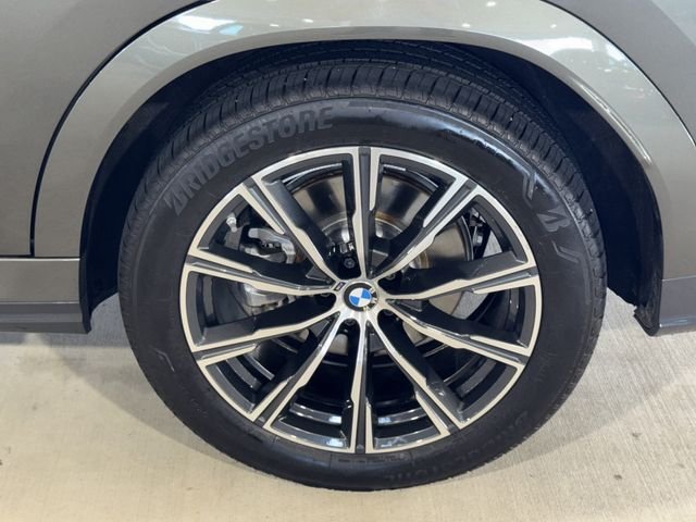 Certified Used 2026 Manhattan Green Metallic BMW xDrive40i image 36