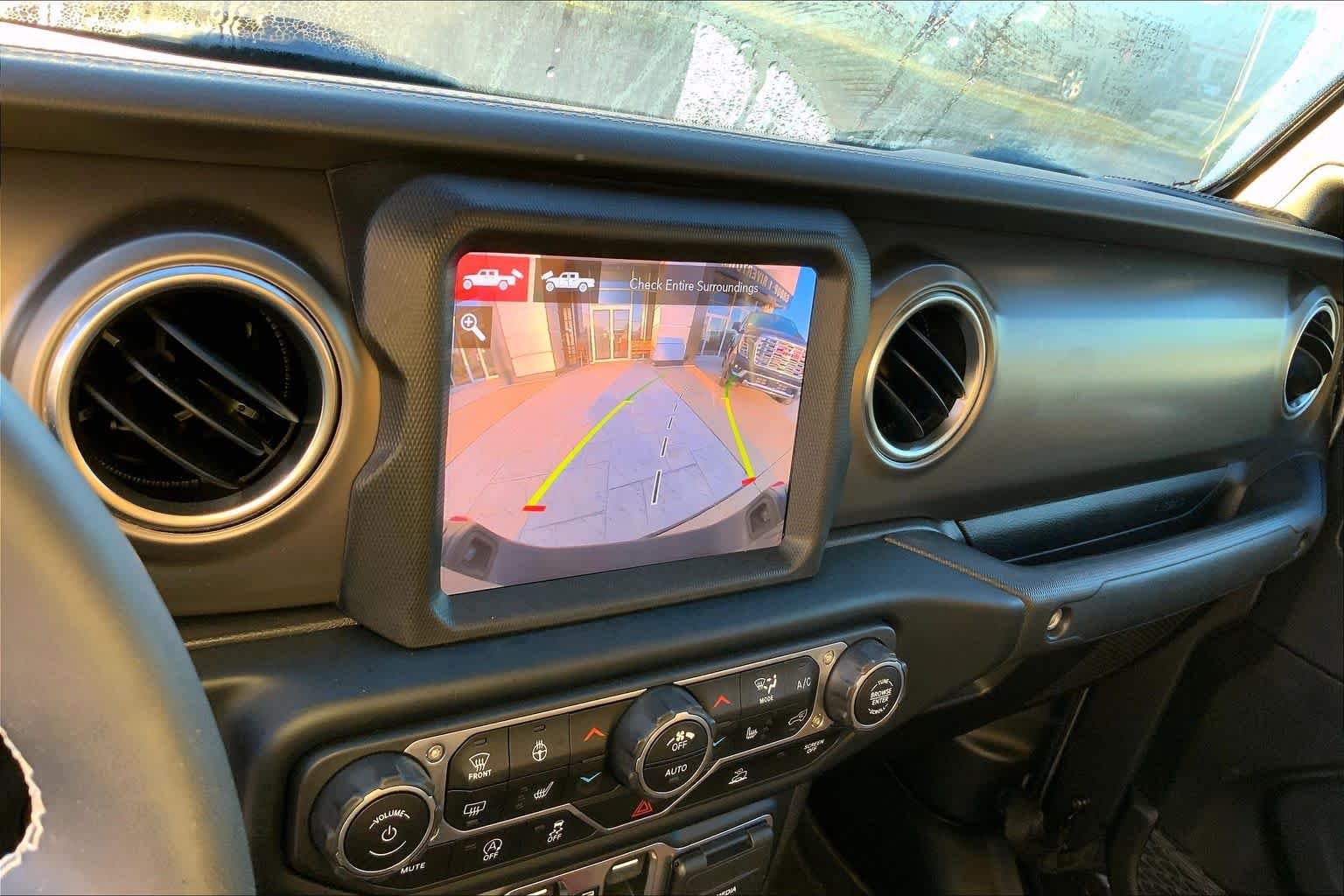 Used 2023 Granite Crystal Metallic Clearcoat Jeep Rubicon image 26