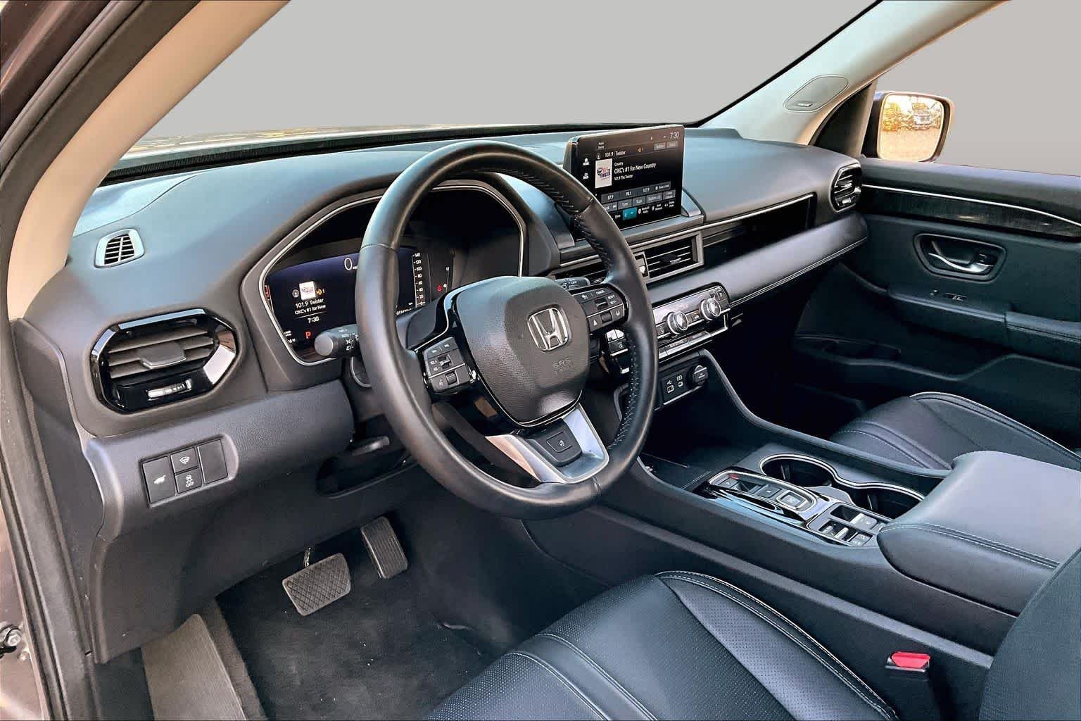 Certified Used 2025 Modern Steel Metallic Honda Elite image 17
