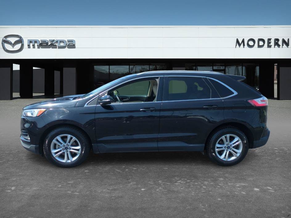 Used 2020 Black Ford SEL image 2