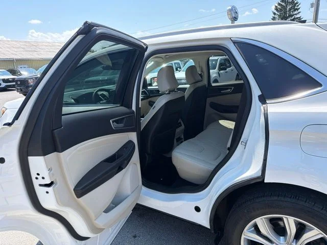 Used 2023 White Metallic Ford Titanium image 86