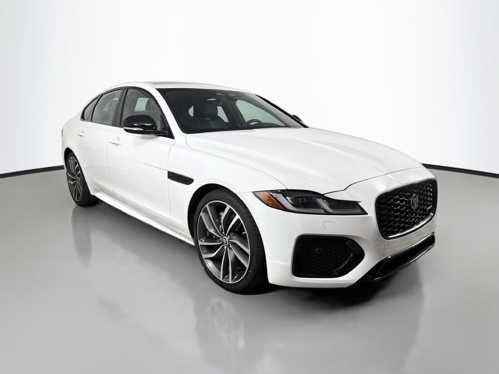 Used 2024 White Jaguar R-Dynamic SE image 3