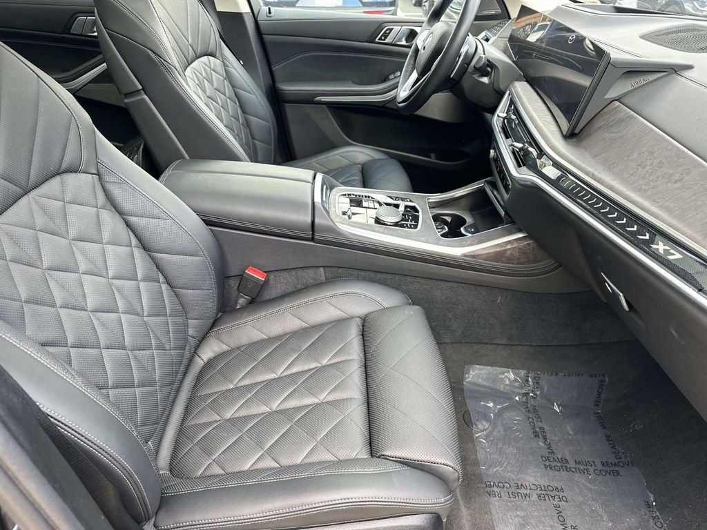 Used 2024 Black Sapphire Metallic BMW xDrive40i image 11
