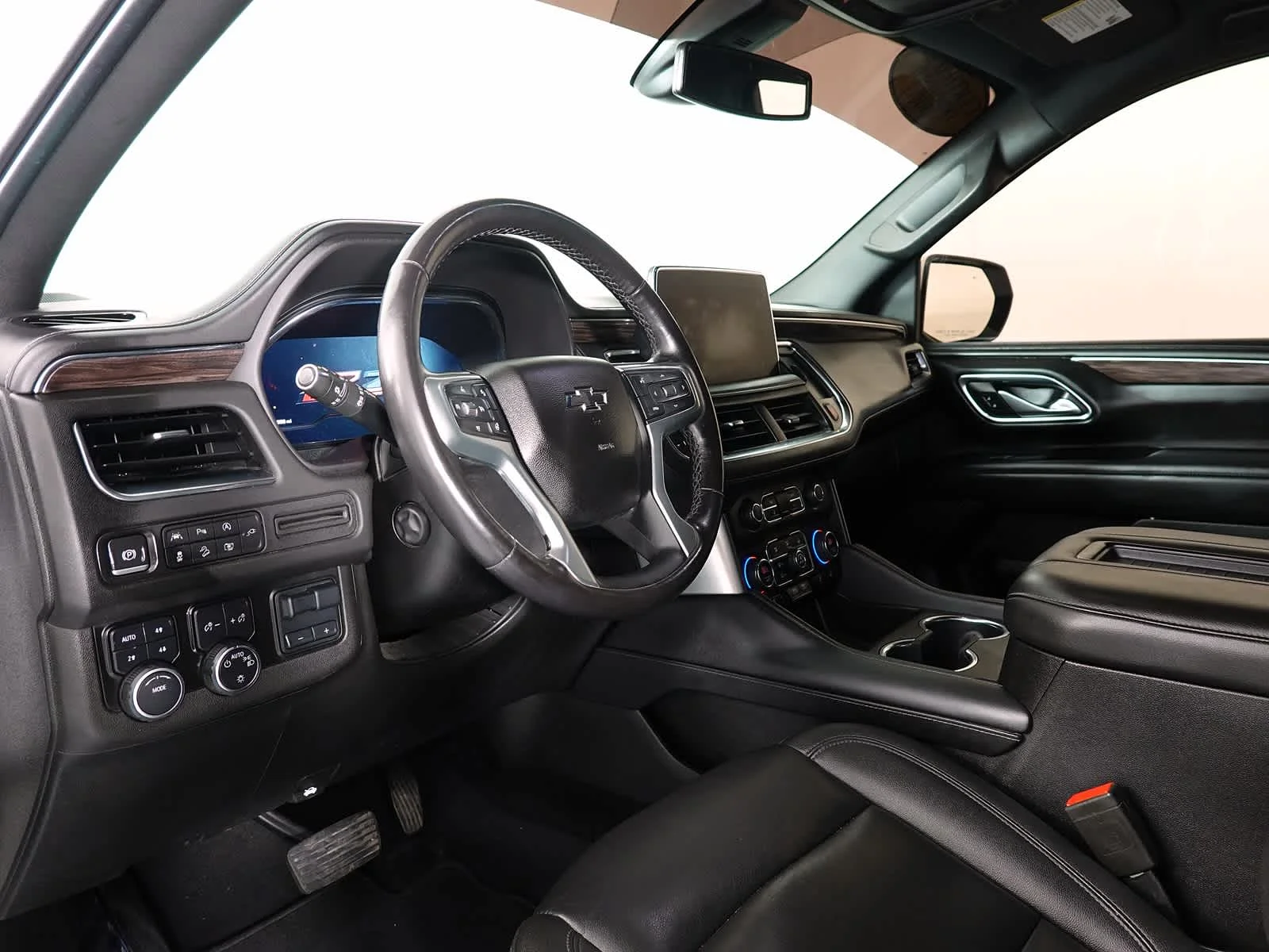 Certified Used 2022 WHITE Chevrolet Z71 image 17