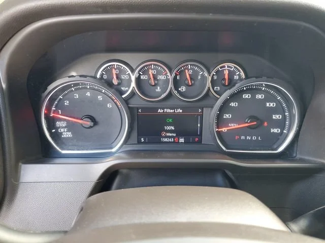 Used 2021 SILVER ICE METALLIC Chevrolet LT image 18