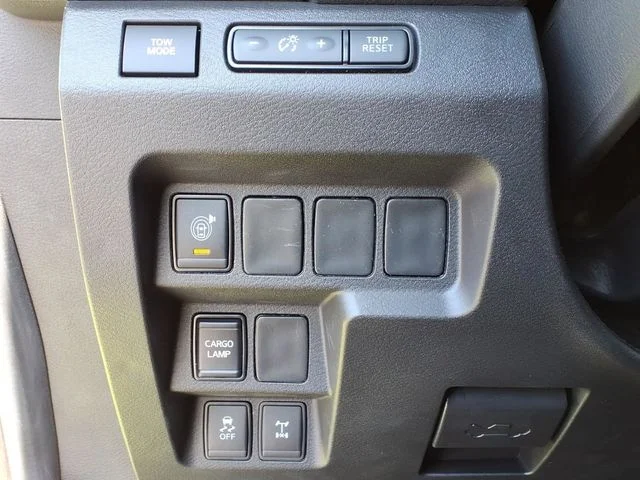 New 2026 Glacier White Nissan Crew Cab PRO-4X® image 23