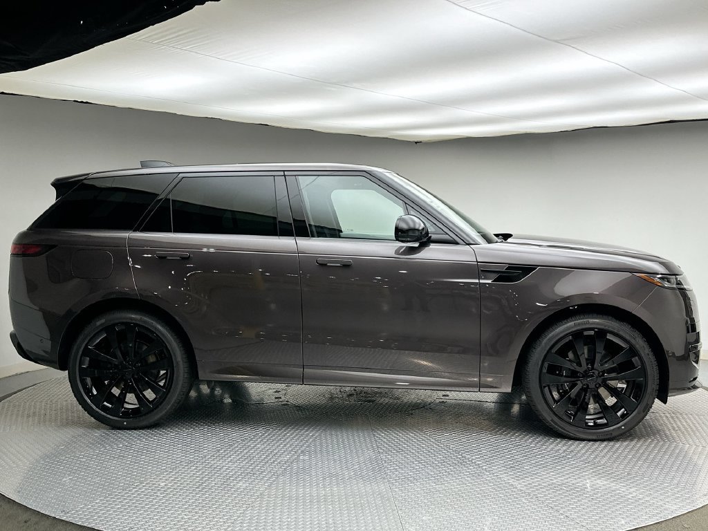 New 2027 Charente Grey Prem Met Land Rover Dynamic SE image 4