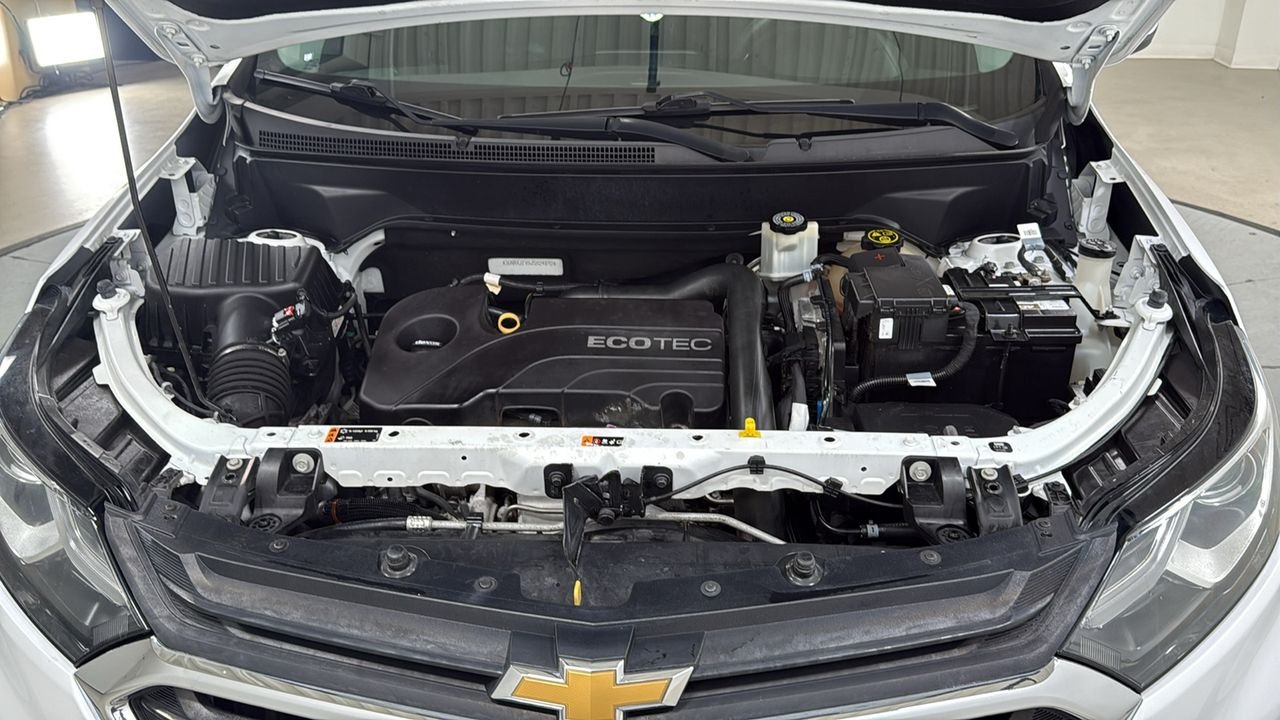 Used 2018 White Chevrolet LT image 25