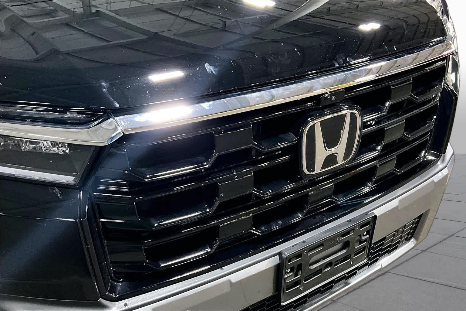 Used 2026 Crystal Black Pearl Honda Touring image 33
