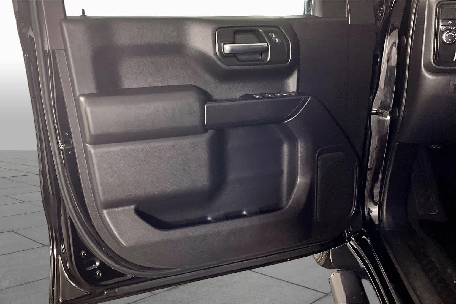 Used 2023 Black Chevrolet Custom image 21