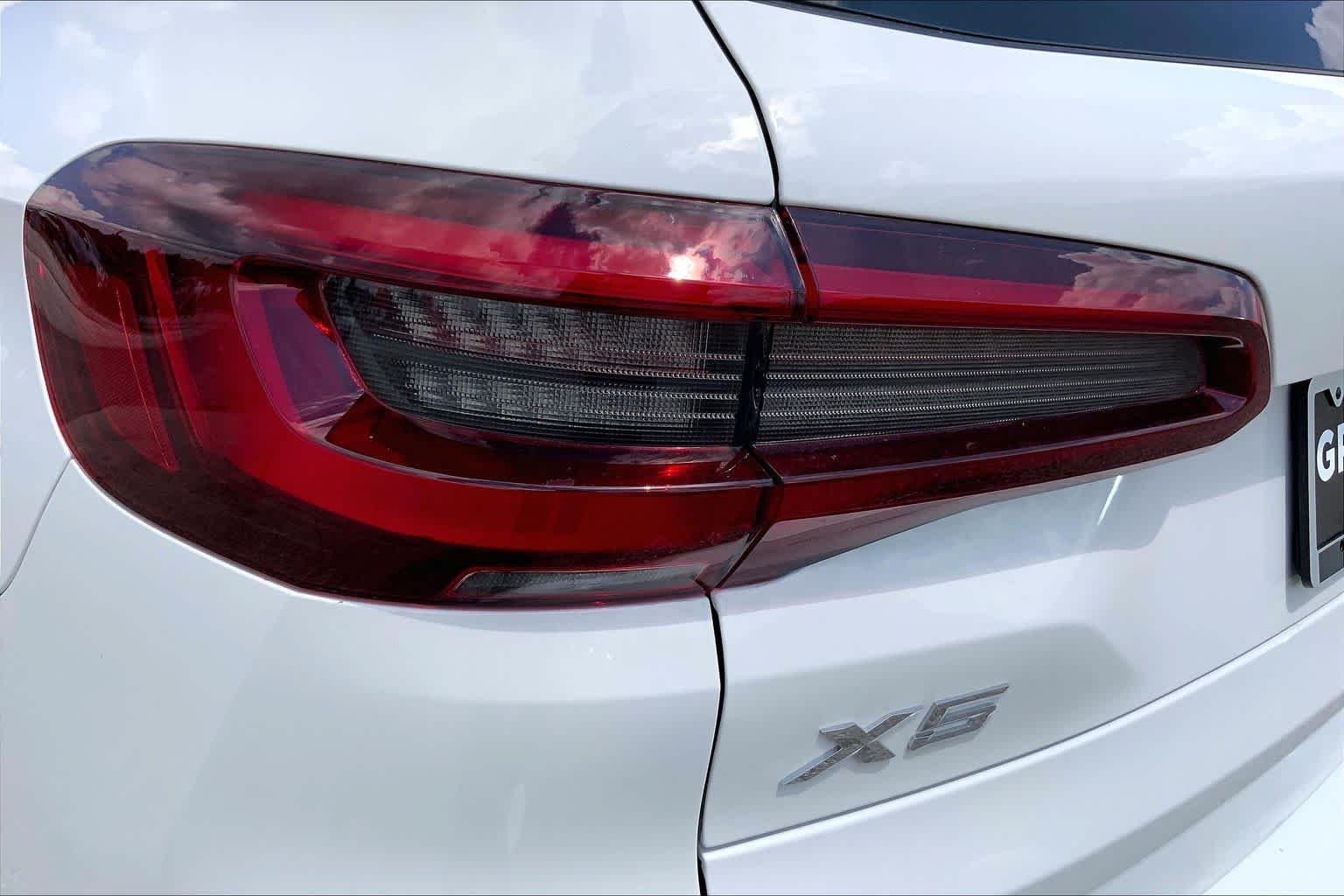 Used 2023 Alpine White BMW xDrive45e image 28