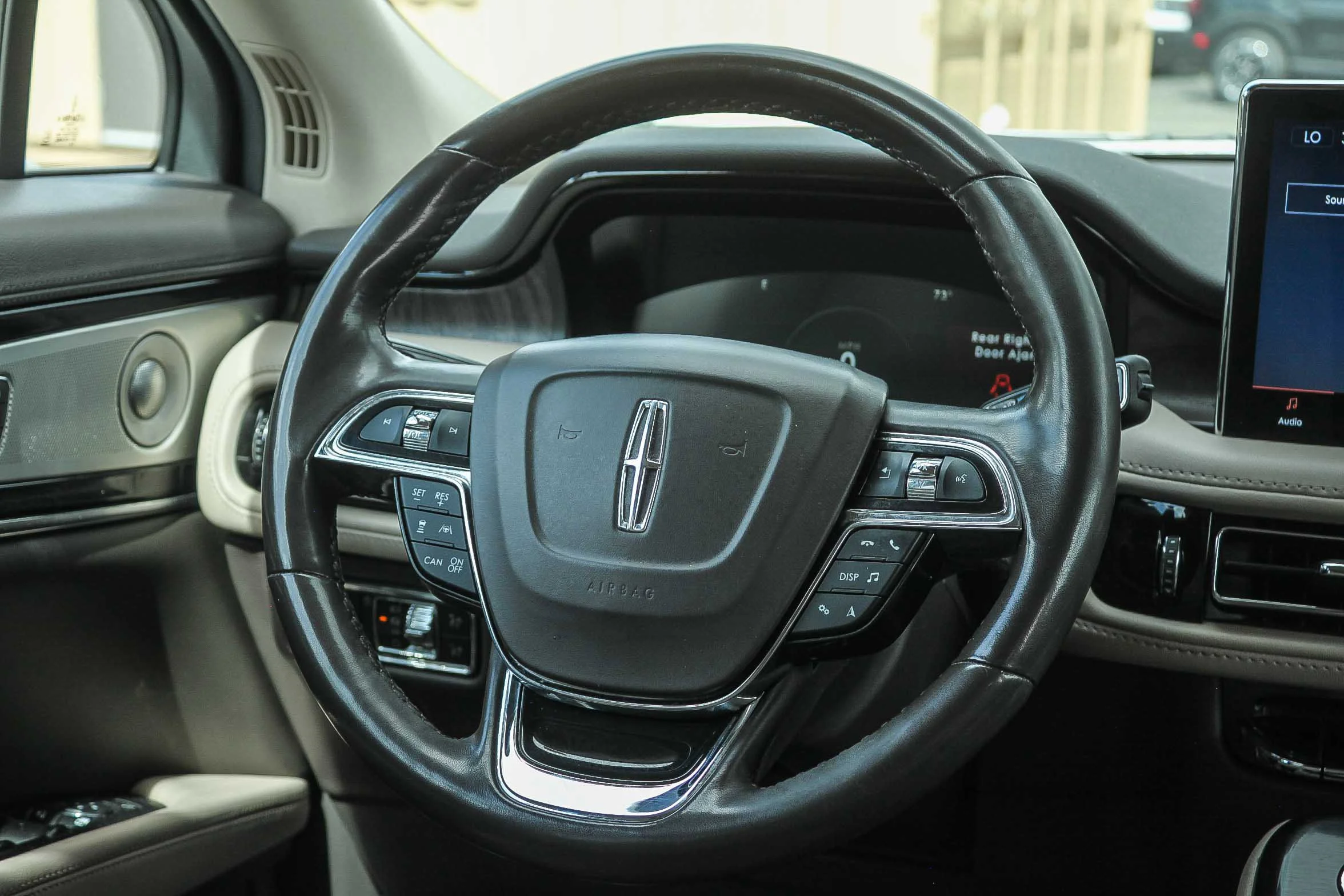 Certified Used 2022 Pearl Metallic Lincoln Reserve image 19