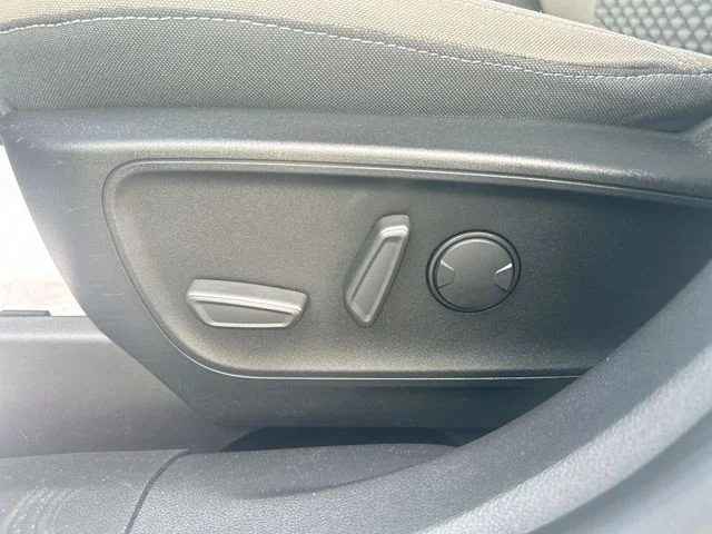Used 2020 Silver Ford SE image 14