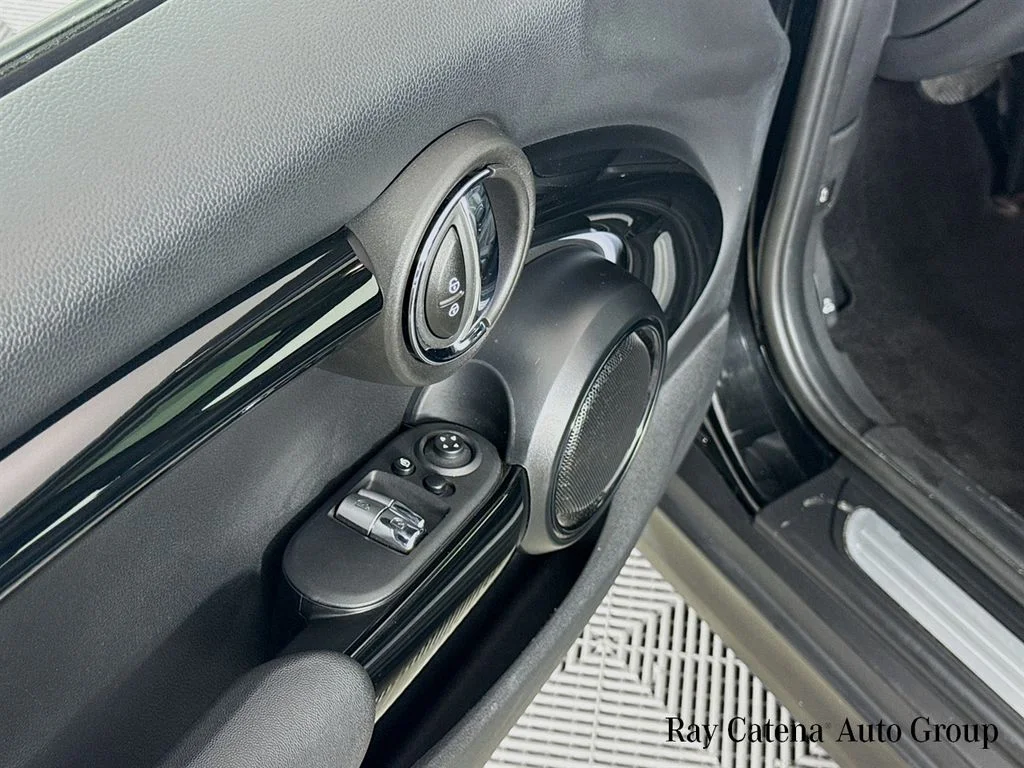 2024 MINI Hardtop 2 Door S - Photo 18