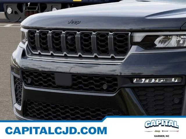 2026 Jeep Grand Cherokee Limited Reserve 4x4's photo