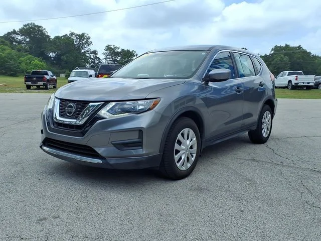 Used 2018 Gray Nissan S image 3