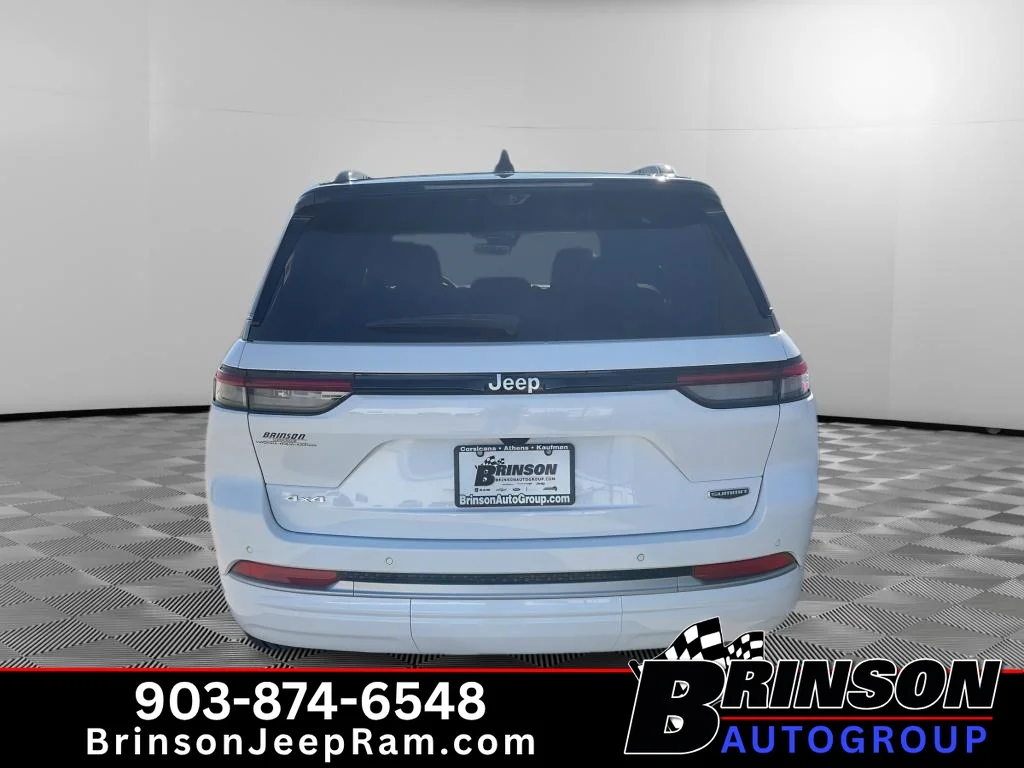 New 2027 Bright White Clearcoat Jeep Summit image 4
