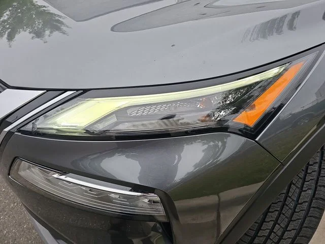 Used 2023 Gray Nissan SV image 29