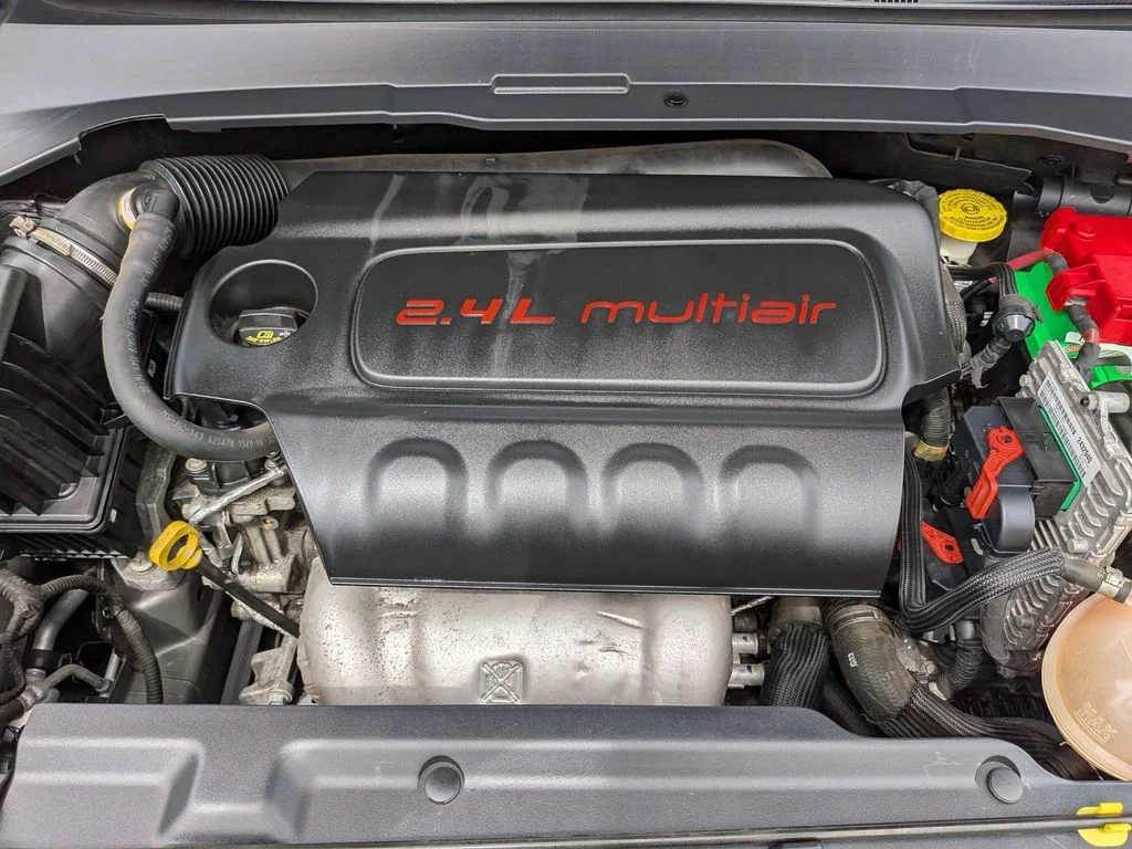 Used 2019 Gray Jeep Limited image 27