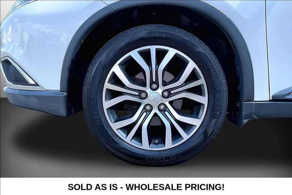 Used 2017  Mitsubishi  image 36
