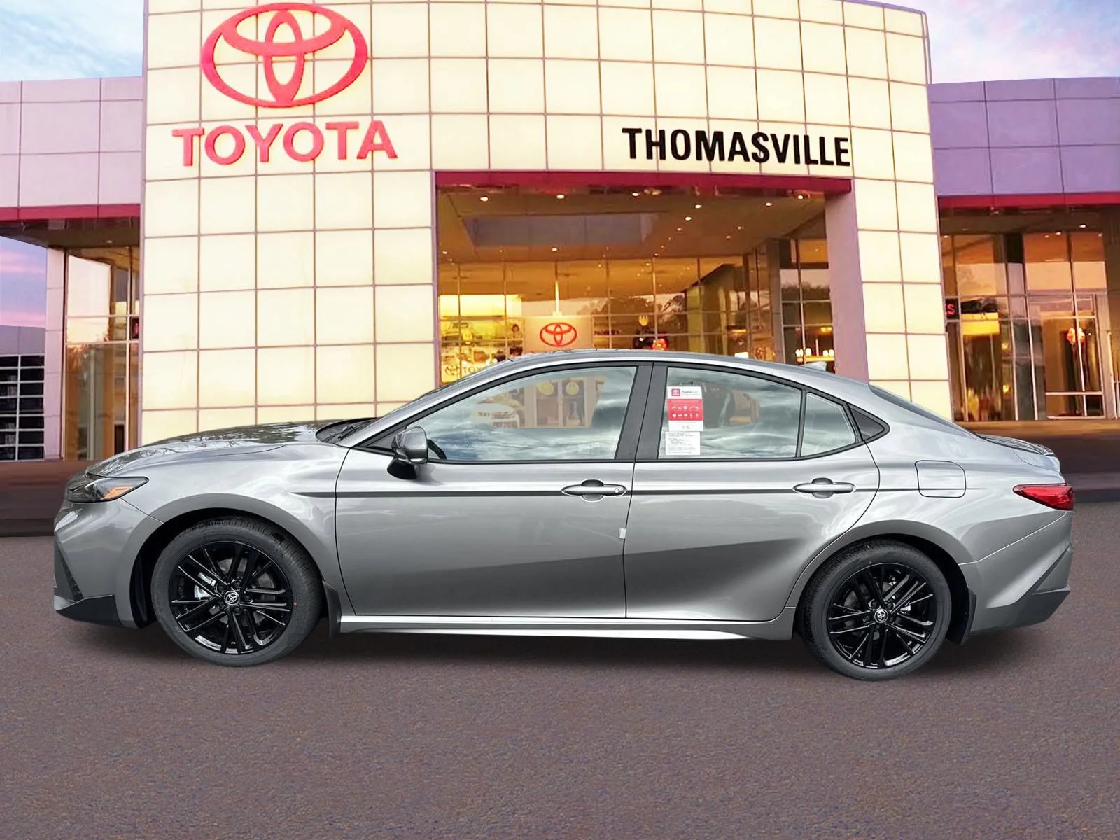 Used 2025  Toyota  image 8