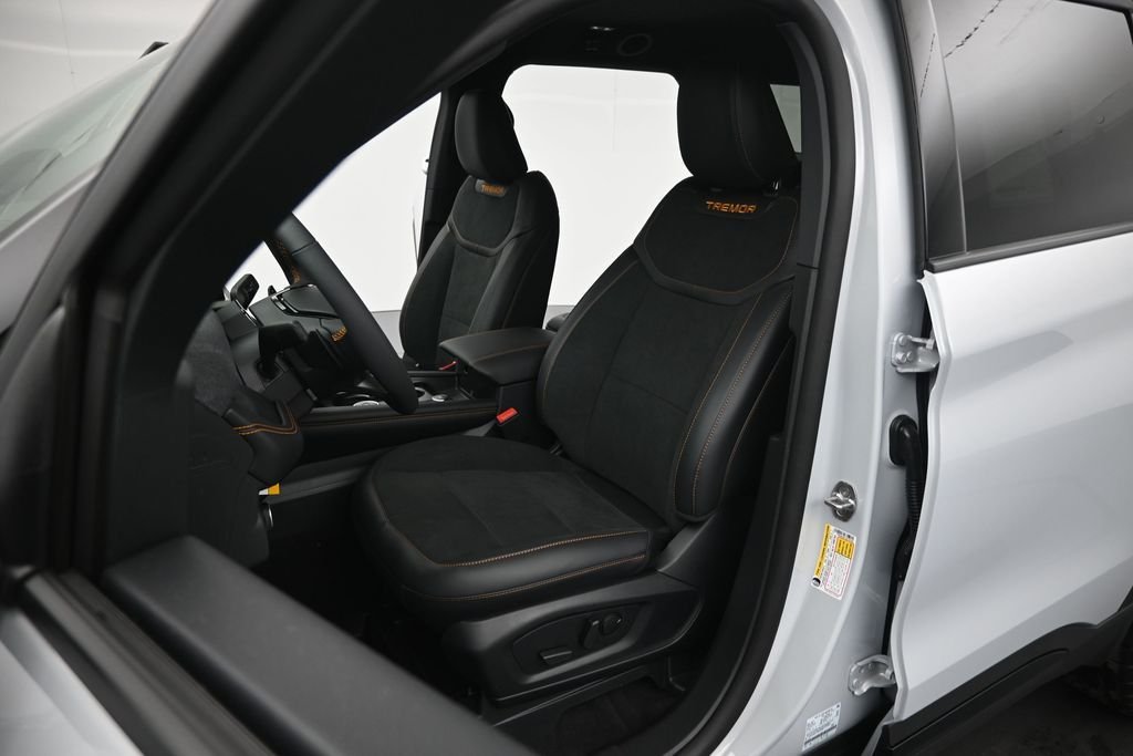 New 2026 Space White Metallic Ford Tremor image 8