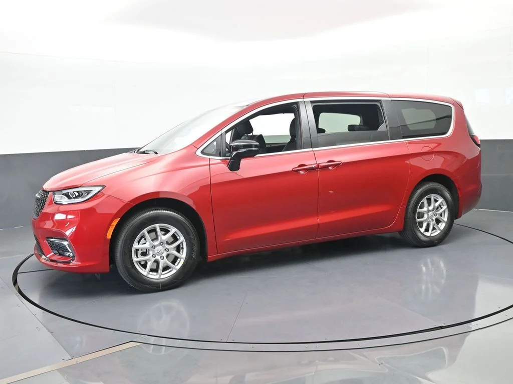 New 2026 Red Hot Pearl-Coat Exterior Paint Chrysler Select image 2