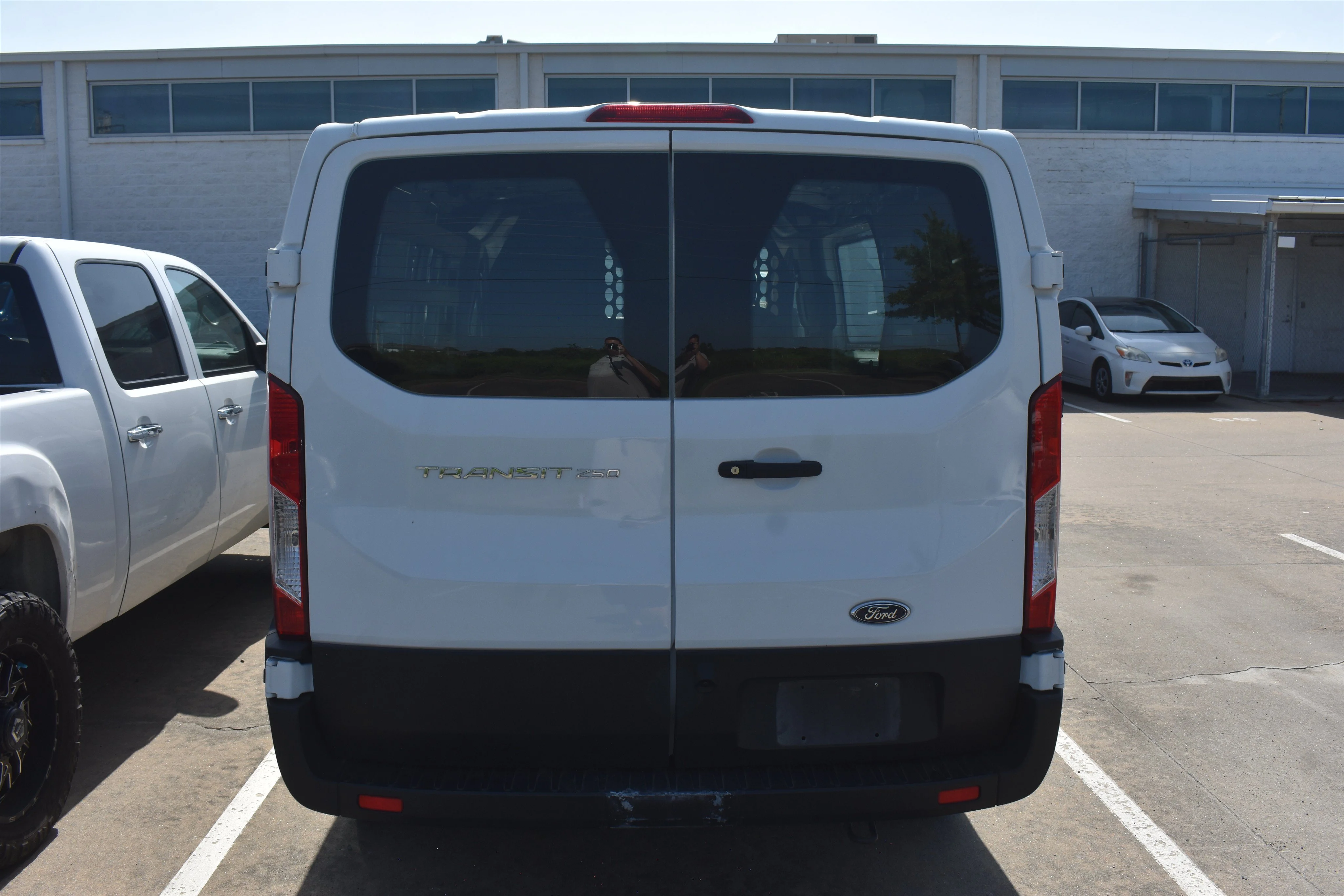 Used 2025 WHITE Ford T250 image 6