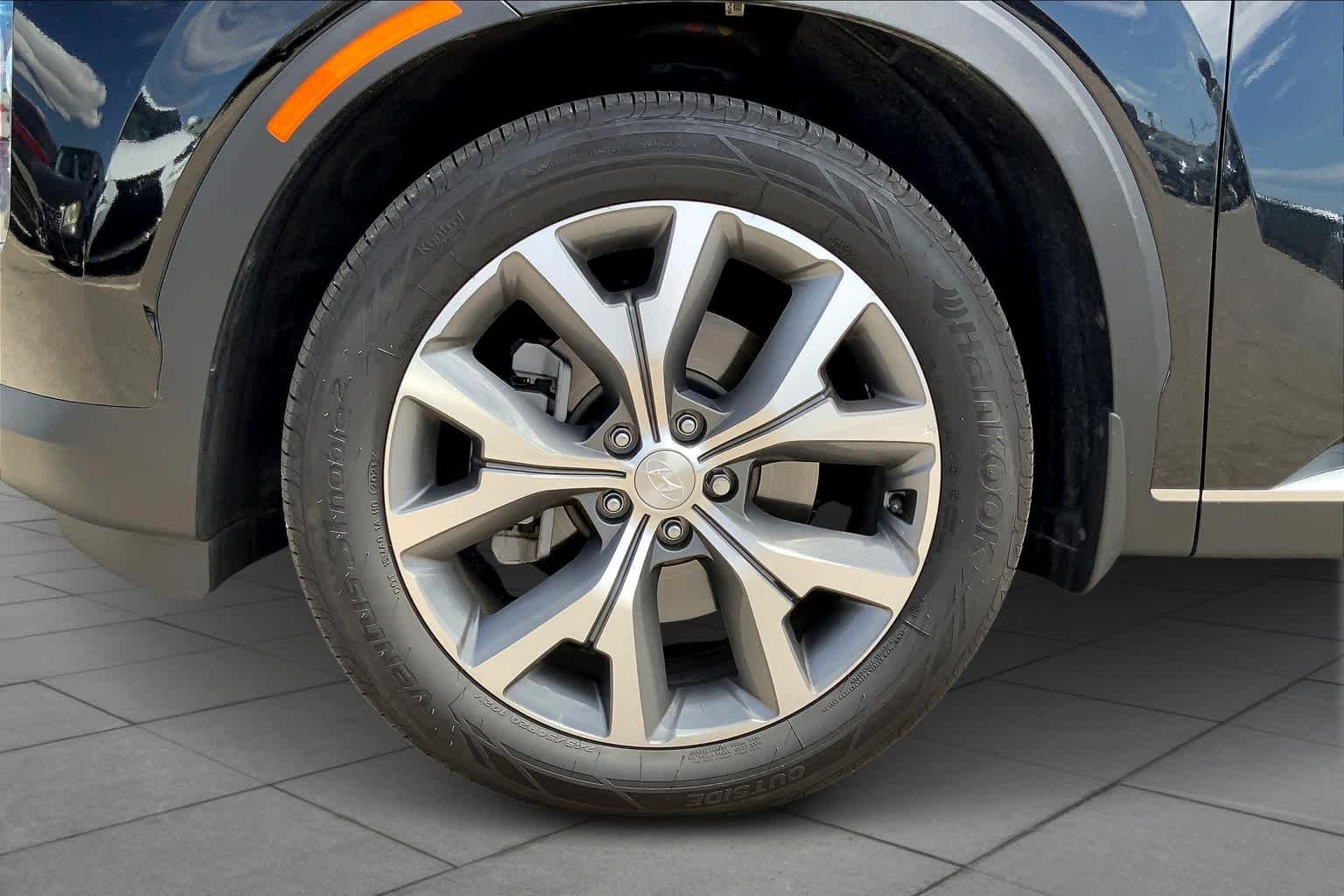 Used 2022 Abyss Black Pearl Hyundai SEL image 11