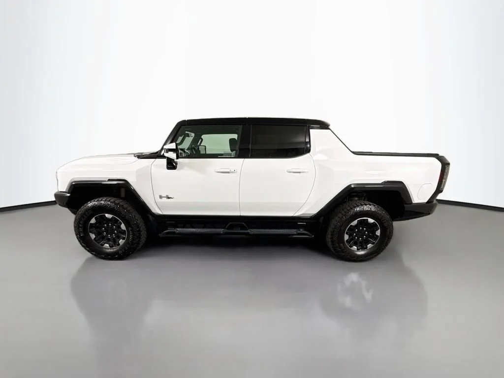 Used 2023 INTERSTELLAR WHITE GMC 3X image 4