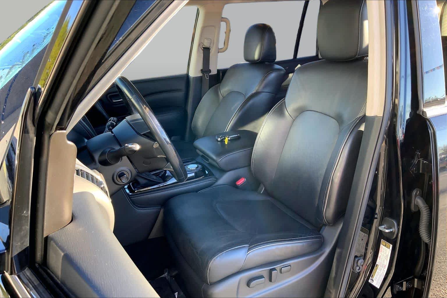 Used 2020 Black Obsidian INFINITI LUXE image 7