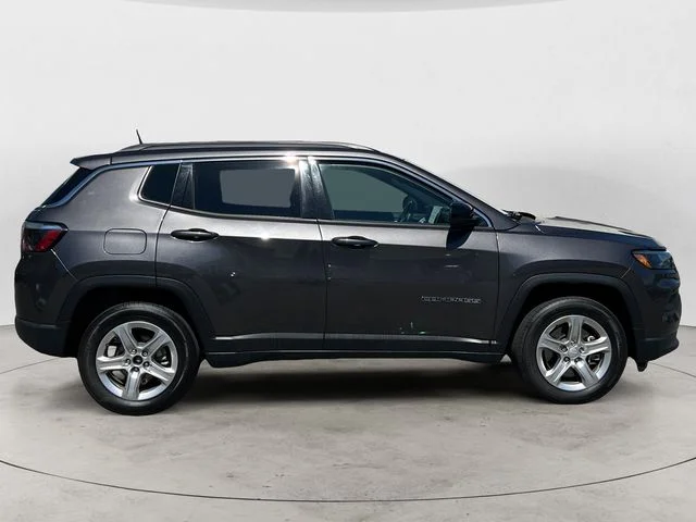 Used 2024 Granite Crystal Gray Metallic Jeep Latitude image 6