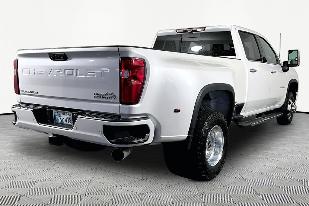 Used 2021 White Chevrolet High Country image 6