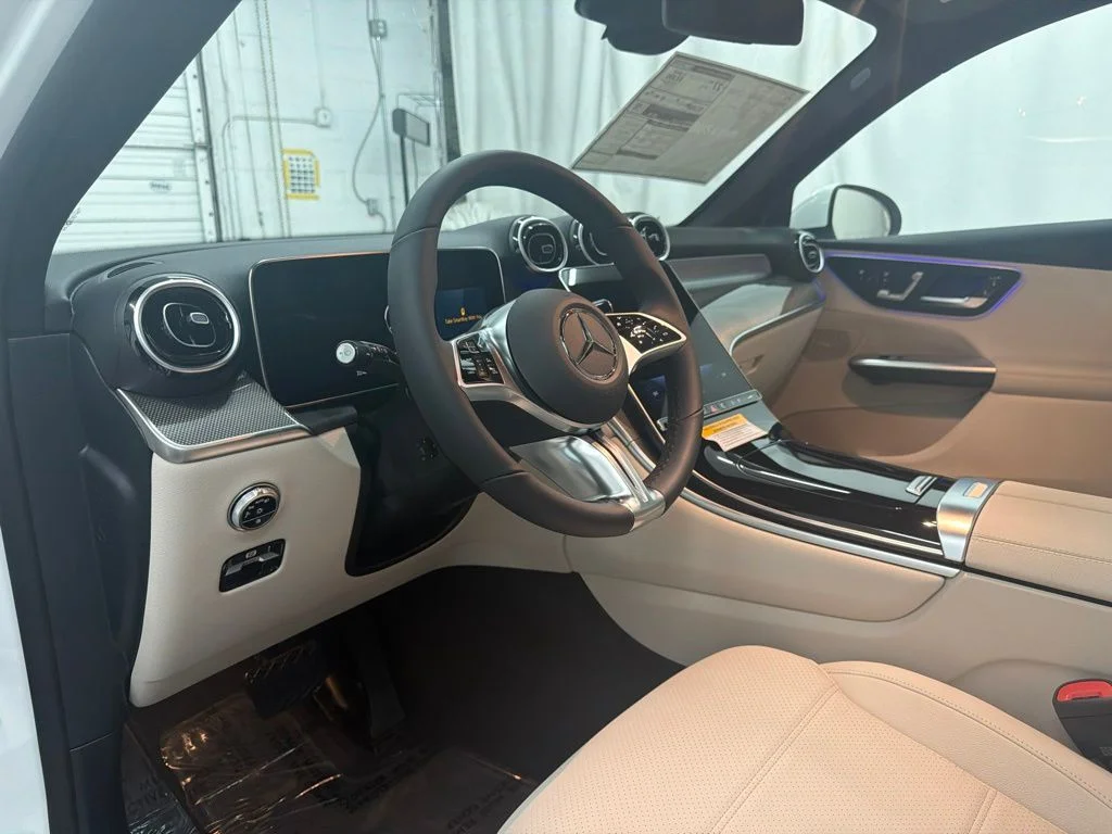 New 2027 White Mercedes-Benz GLC 300 image 13