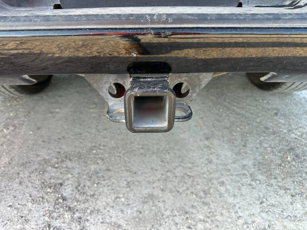 Used 2025 Onyx Black GMC Elevation image 4