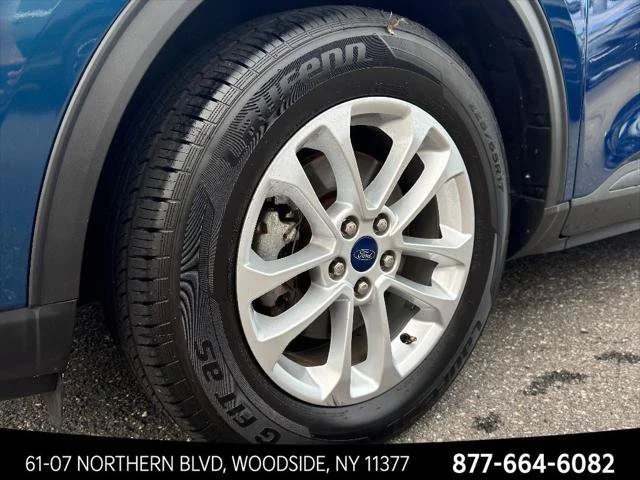 Used 2020 Green Ford SE image 16