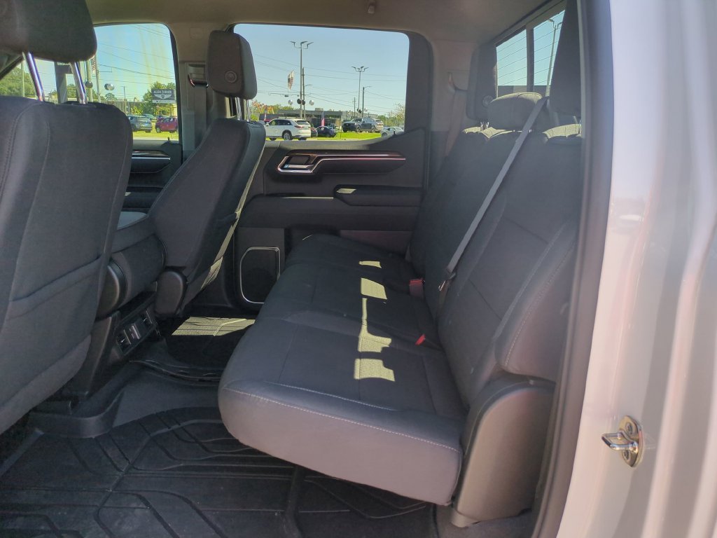 Used 2026 Summit White Chevrolet LT image 26