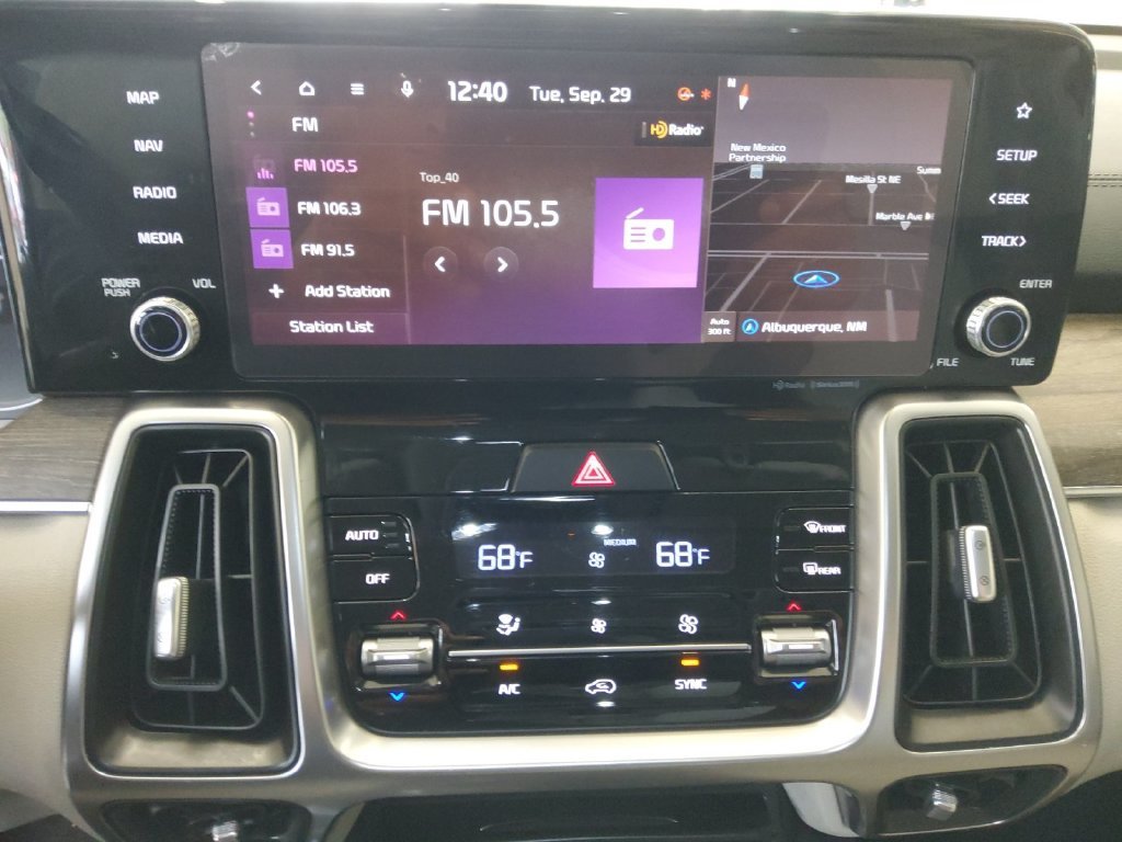 Used 2022 Green Kia S image 11